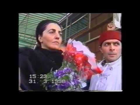 31.03.1998 საქართველოს პოლიტიკურ პარტიათა და ორგანიზაციათა მრგვალი მაგიდის აქცია ფილარმონიასთან